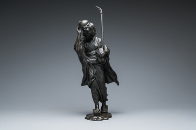 A large Japanese bronze okimono of a musician, Shinpūsei 森風聲作 mark, Meiji, 19th C.
