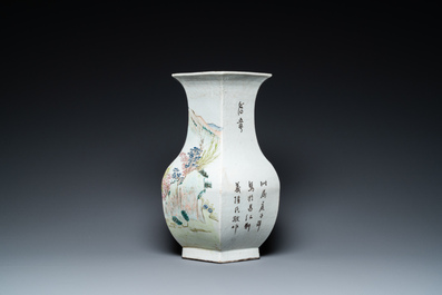 Vase de forme 'hu' hexagonale en porcelaine de Chine qianjiang cai, sign&eacute; Yi Long 義隆 et dat&eacute; 1900