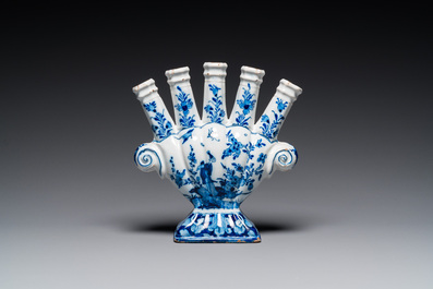 A blue and white Dutch Delft chinoiserie tulip vase, 18th C.