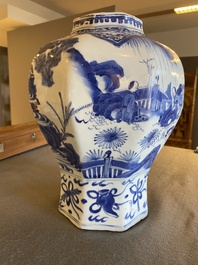 A Chinese blue and white octagonal vase, Transitional period