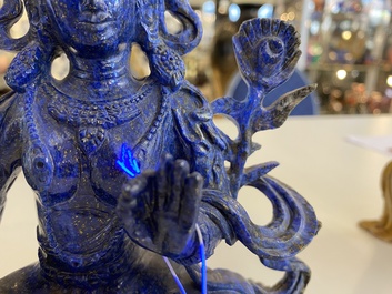 Sculpture de Bouddha en lapis lazuli et deux de Guanyin en pierre &agrave; savon et cristal de roche, Chine, 19/20&egrave;me