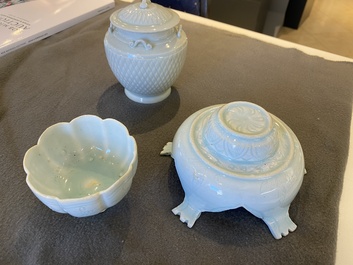 Un vase couvert en porcelaine de Chine qingbai et un bol sur support, Song ou post&eacute;rieur