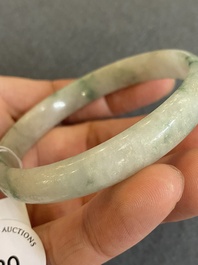 A Chinese jade bangle, a miniature ruyi hairpin and a reticulated belt buckle, 19/20th C.