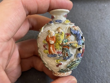 Nine Chinese porcelain snuff bottles, 19/20th C.