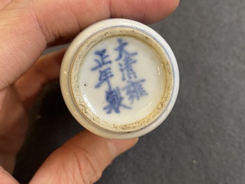 Nine Chinese porcelain snuff bottles, 19/20th C.