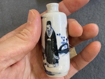 Nine Chinese porcelain snuff bottles, 19/20th C.