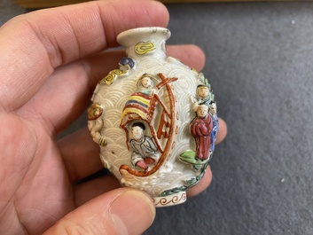 Nine Chinese porcelain snuff bottles, 19/20th C.