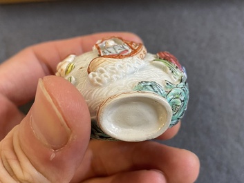 Nine Chinese porcelain snuff bottles, 19/20th C.