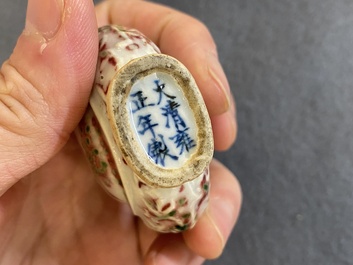 Negen Chinese porseleinen snuifflessen, 19/20e eeuw