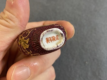 Nine Chinese porcelain snuff bottles, 19/20th C.