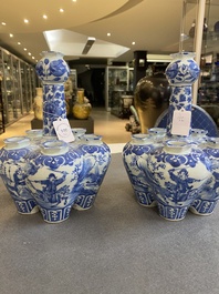 Paire de tulipi&egrave;res en porcelaine de Chine en bleu et blanc, 19&egrave;me