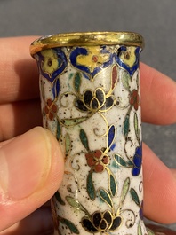 Trois vases et une bo&icirc;te couverte en &eacute;maux cloisonn&eacute;s, Chine, 19/20&egrave;me