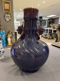 Vase de forme bouteille en porcelaine de Chine &agrave; &eacute;mail flamb&eacute;, Qianlong