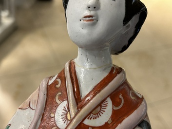 Quatre sculptures d'un acteur en porcelaine Imari de Japon, Edo, 1&egrave;re moiti&eacute; du 18&egrave;me