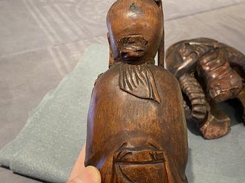 Une sculpture d'un &eacute;l&eacute;phant et une de Shou Lao en bois de bambou, Chine, 19/20&egrave;me