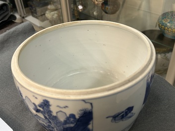 A Chinese blue and white tureen, Kangxi