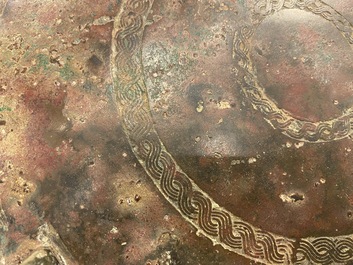 Tr&egrave;s grand bol tripod couvert de type 'ding' en bronze, Chine, Zhou de l'Est