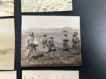 40 photos carr&eacute;es illustrant la premi&egrave;re exp&eacute;dition belge au Tibet, vers 1908