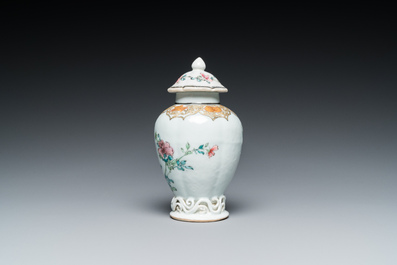 A Chinese famille rose tea caddy with a bird on a rock, Yongzheng