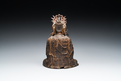 Een Chinese vergulde bronzen Boeddha, Ming