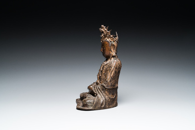 Een Chinese vergulde bronzen Boeddha, Ming