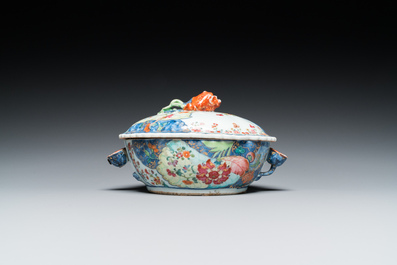 Petite terrine couverte en porcelaine de Chine famille rose &agrave; d&eacute;cor de feuilles de tabac, Qianlong
