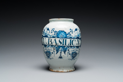 A blue and white English Delftware drug jar, probably London, 18th C.