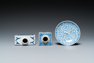 13 pieces of blue and white Chinese porcelain, 18/20th C.