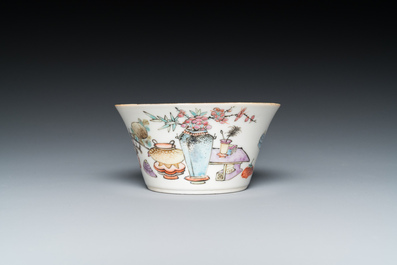 A Chinese qianjiang cai 'erotic subject' bowl, 19th C.