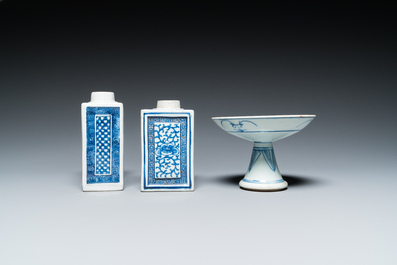 13 pi&egrave;ces en porcelaine de Chine en bleu et blanc, 18/20&egrave;me