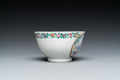 Quatre pi&egrave;ces en porcelaine de Chine famille rose aux sujets mythologiques et romantiques, Qianlong
