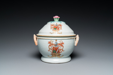 A Chinese Dutch market famille rose armorial tureen with pierced cover with the arms of 'de Heere', Qianlong