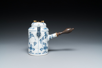 Six blue and white Meissen porcelain cups and saucers, a chocolate pot, a bowl and a tea caddy, 18th C.