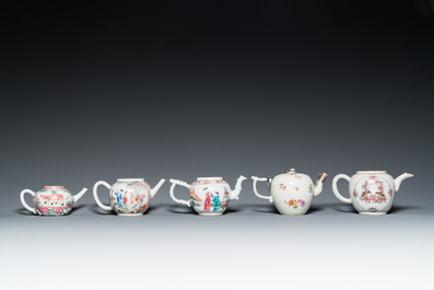 Cinq th&eacute;i&egrave;res en porcelaine de Chine famille rose, Yongzheng/Qianlong