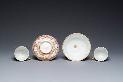 A Chinese famille rose covered bowl, a saucer and two cups with a hunting scene, Qianlong