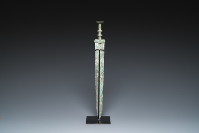 Ep&eacute;e en bronze, Chine, P&eacute;riode des Royaumes Combattants, 5/4&egrave;me av. J.-C.