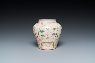 A Vietnamese or Annamese red- and green-enamelled jar with floral design, 14/15th C.