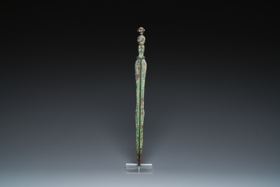 Een Chinees bronzen zwaard met inscripties, Periode der Strijdende Staten of Han, ca. 3e eeuw v.C.