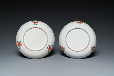 Paire d'assiettes en porcelaine de Chine famille verte, Kangxi