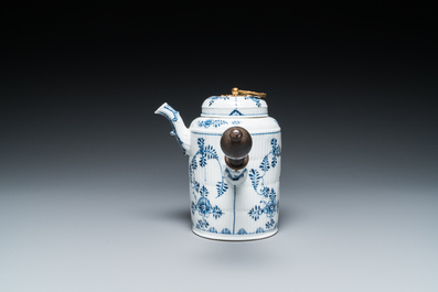 Six blue and white Meissen porcelain cups and saucers, a chocolate pot, a bowl and a tea caddy, 18th C.