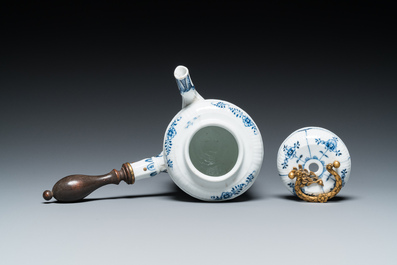 Six blue and white Meissen porcelain cups and saucers, a chocolate pot, a bowl and a tea caddy, 18th C.