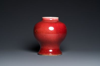 A Chinese langyao vase on a fine wooden base, 18/19th C.