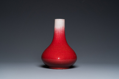 A Chinese langyao bottle vase, 18/19th C.