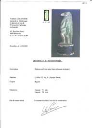 Een sculptuur van Osiris in groene steen, een scarabee in steatiet en een Thot in groene frit, Egypte, Nieuwe Rijk tot Ptolema&iuml;sche periode