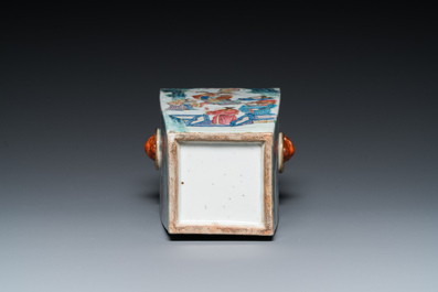 A square Chinese famille rose 'immortals' vase, 19th C.