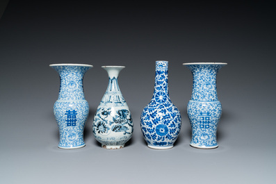 Huit vases en porcelaine de Chine en bleu et blanc, 18/20&egrave;me