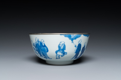 Bol en porcelaine de Chine 'Bleu de Hue' pour le Vietnam &agrave; d&eacute;cor de 18 luohans, marque Nei Fu 內府, 19&egrave;me