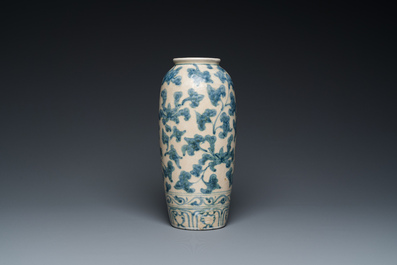 A Vietnamese or Annamese blue and white vase, 14/15th C.