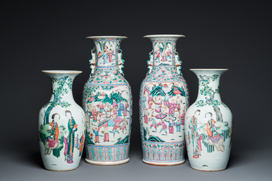 Deux paires de vases en porcelaine de Chine famille rose, 19&egrave;me