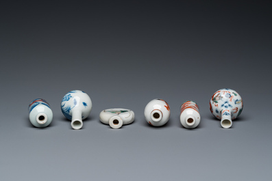 Quatre tabati&egrave;res et deux vases miniatures en porcelaine de Chine, 19/20&egrave;me